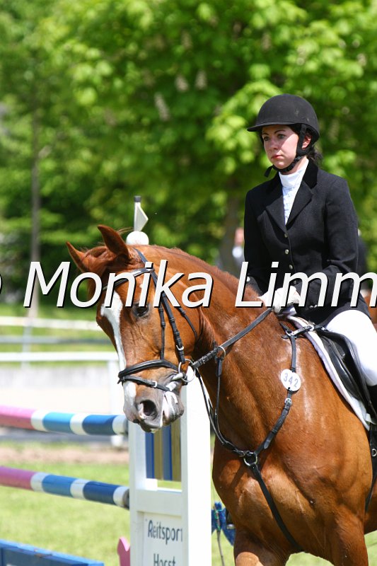 005M5040_Castello_L Springen.JPG